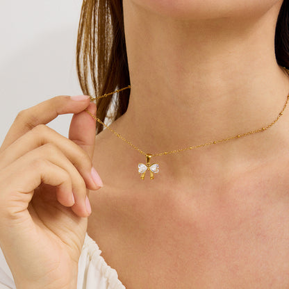 Collana con ciondolo a fiocco