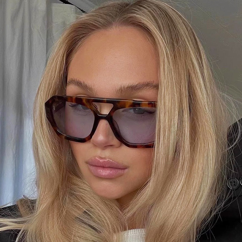 Occhiali da sole leopardati