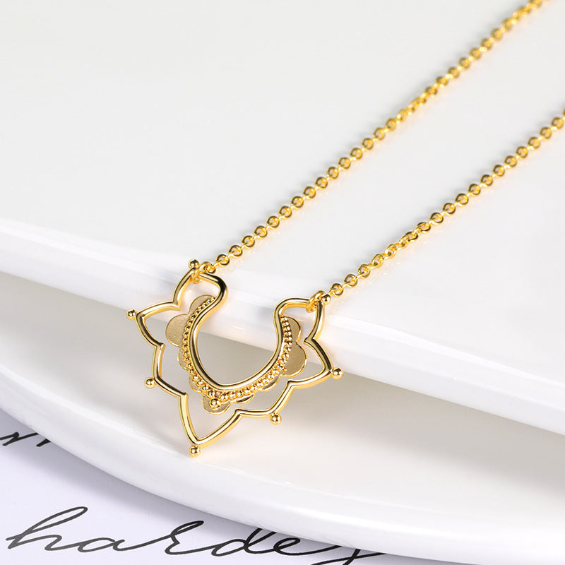 Collana floreale semplicistica