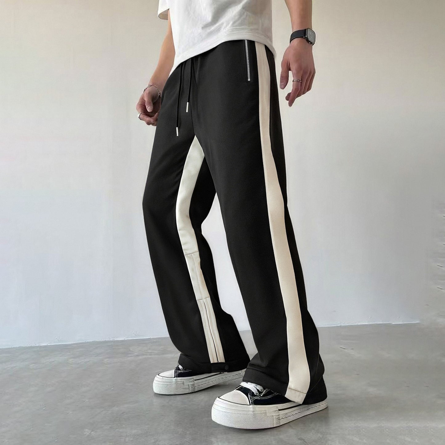 Pantaloni sportivi a righe dalla vestibilità comoda