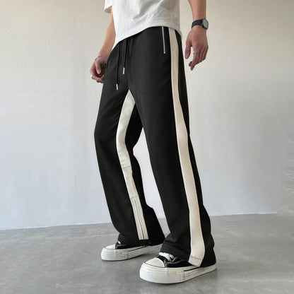 Pantaloni sportivi a righe dalla vestibilità comoda